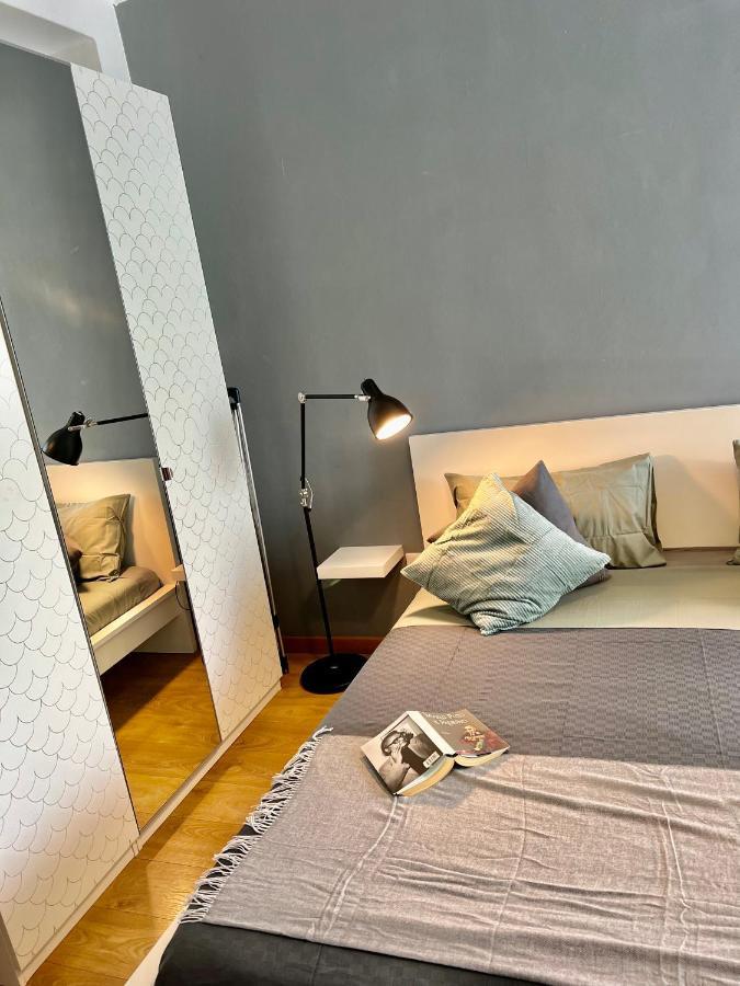 Cozy Apartment 3 Km Away From Duomo มิลาน ภายนอก รูปภาพ
