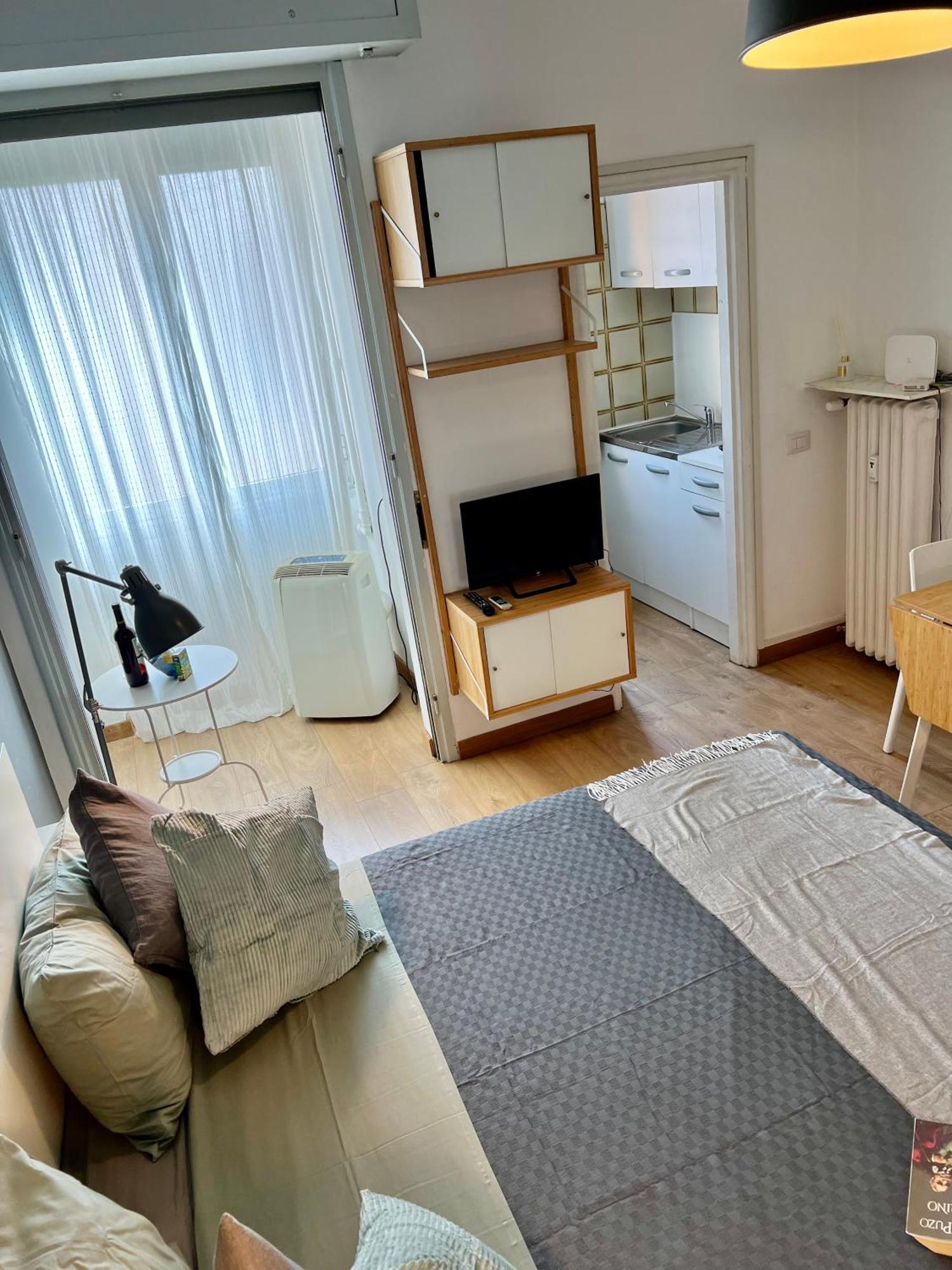 Cozy Apartment 3 Km Away From Duomo มิลาน ภายนอก รูปภาพ